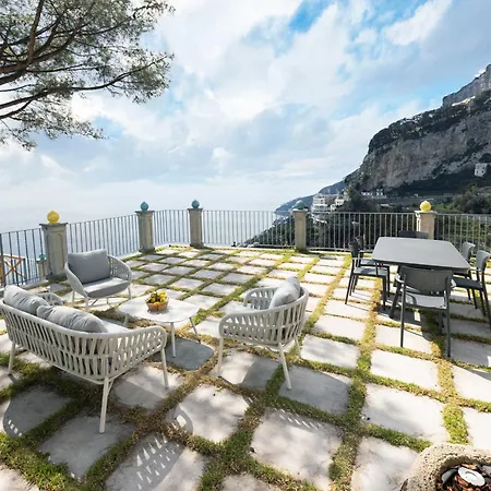 Borgo Sant'anna 4*